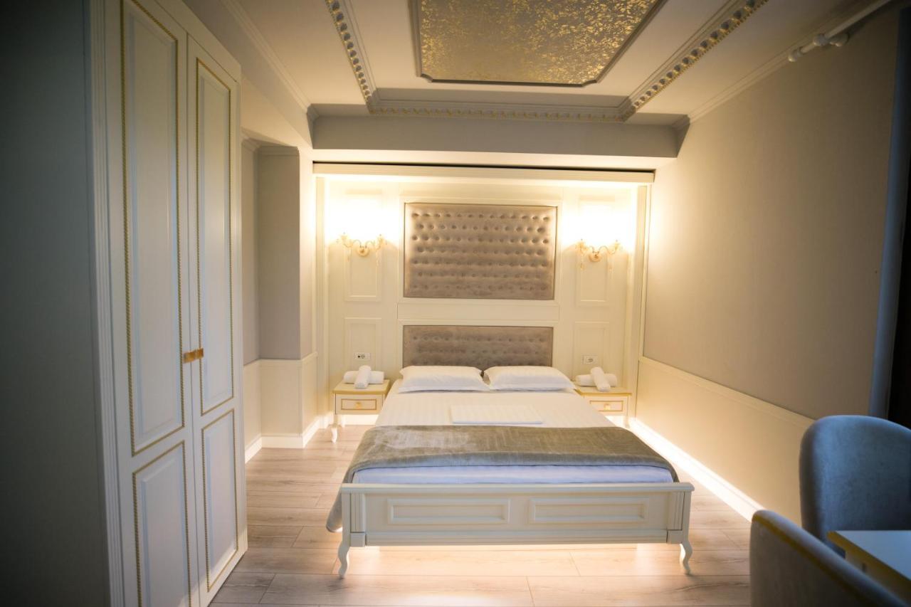 Hotel Lotus Tirana Bagian luar foto